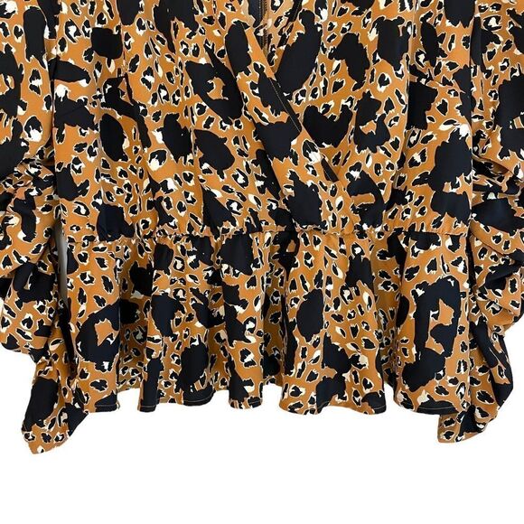 ELOQUII Elements Cheetah Print Peplum Top - Picture 4 of 10